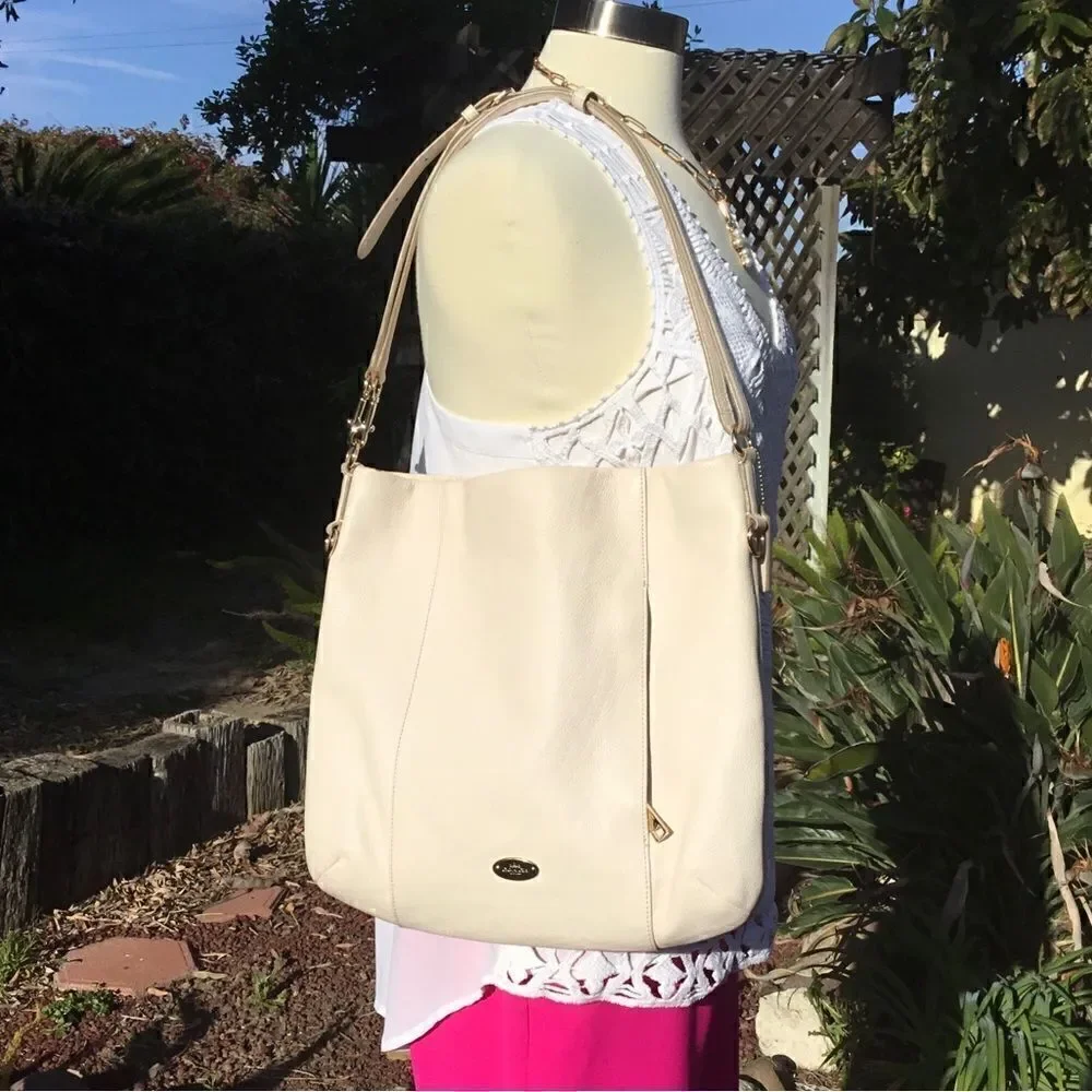 COACH SHOULDER BAG OR CROSSBODY PEBBLE LEATHER - Picture 1 of 10